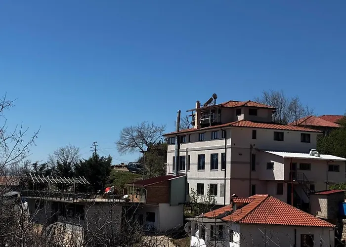 Bujtina Shen Meria بيت ضيافة Burimas